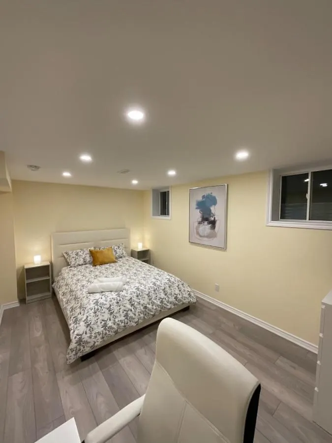 ホテル Beautiful Unit In Nepean オタワ
