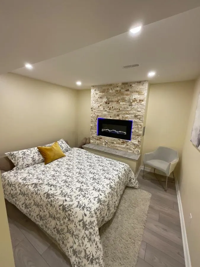 ゲストハウス ホテル Beautiful Unit In Nepean オタワ