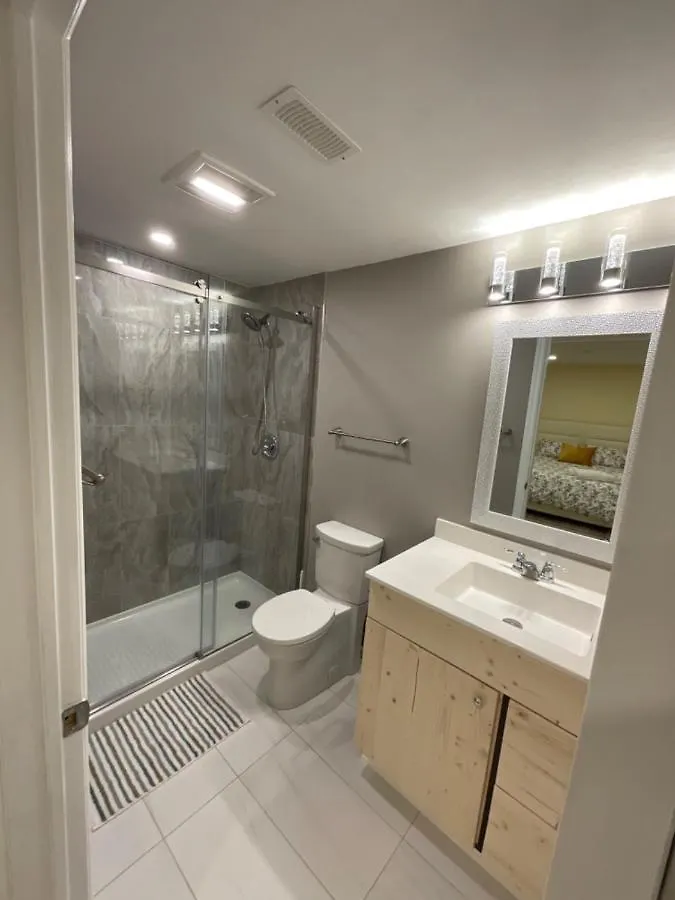 ゲストハウス ホテル Beautiful Unit In Nepean オタワ