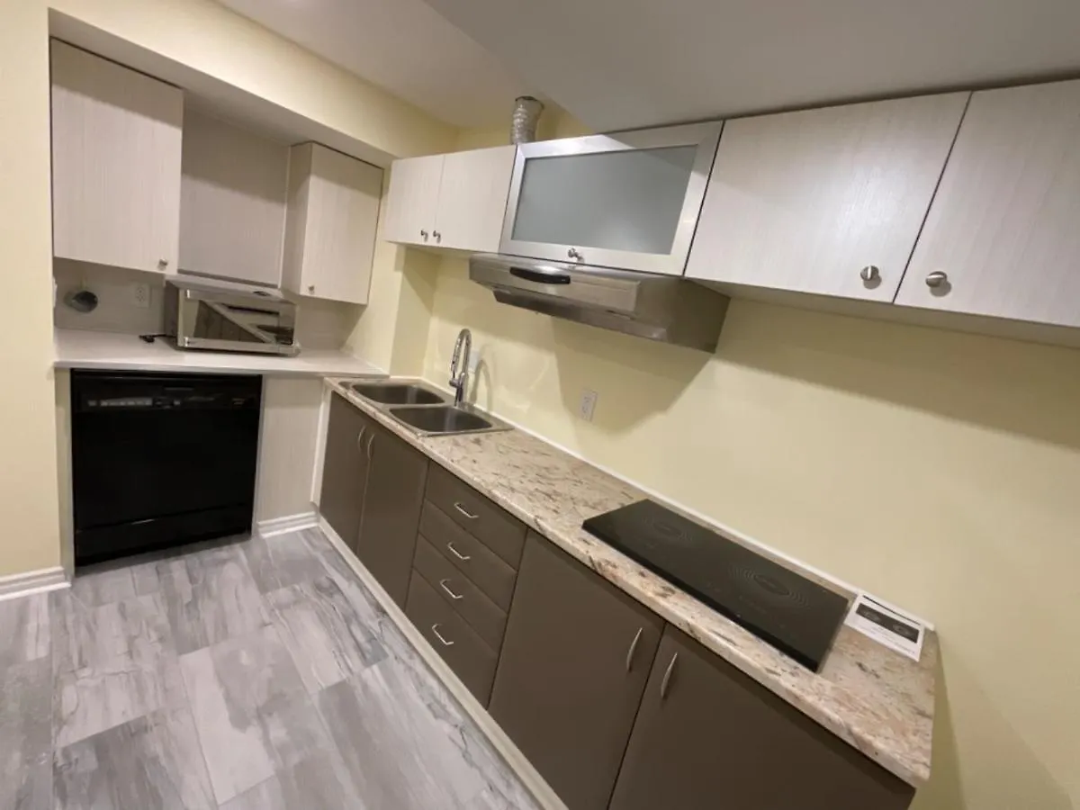 Отель Beautiful Unit In Nepean Оттава